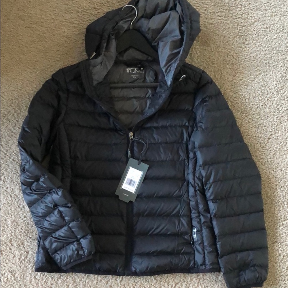 Packable black puffer tumi jacket brand new